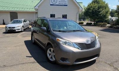 2011 Toyota Sienna LE