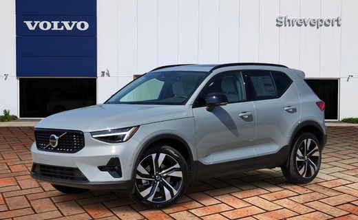 2026 Volvo XC40 Plus Dark