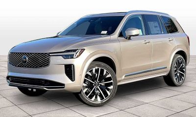 2026 Volvo XC90 Plus Bright