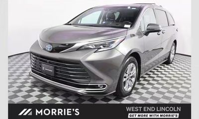 2023 Toyota Sienna Platinum