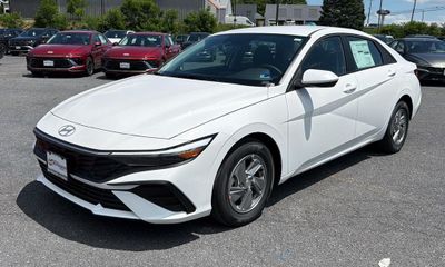 2026 Hyundai Elantra SE