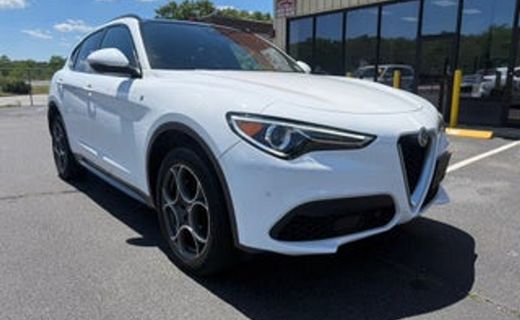 2022 Alfa Romeo Stelvio TI