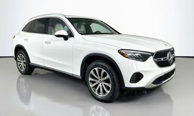 2023 Mercedes-Benz GLC-Class GLC300