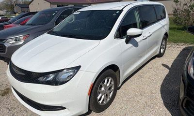 2022 Chrysler Voyager LX