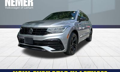 2024 Volkswagen Tiguan 4MOTION SE Black