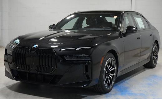 2026 BMW 740i