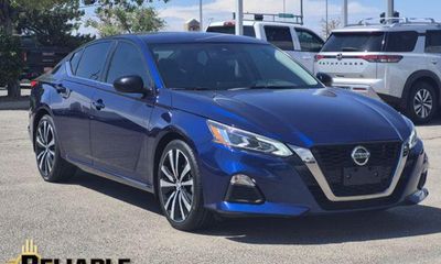 2022 Nissan Altima SR