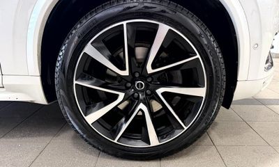 2023 Volvo XC90 Plus Bright