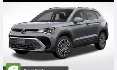 2025 Volkswagen Taos 4Motion SE