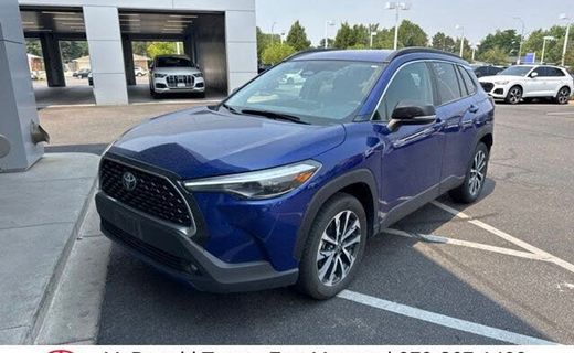 2025 Toyota Corolla Cross XLE