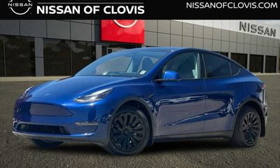 2024 Tesla Model Y Long Range