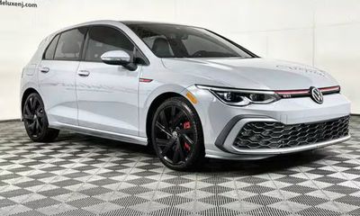 2023 Volkswagen Golf GTI SE