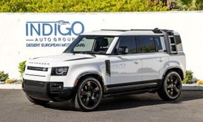 2023 Land Rover Defender 110 SE