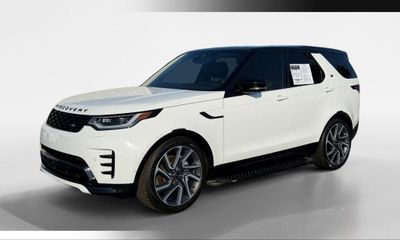 2024 Land Rover Discovery P300 Dyanmic SE
