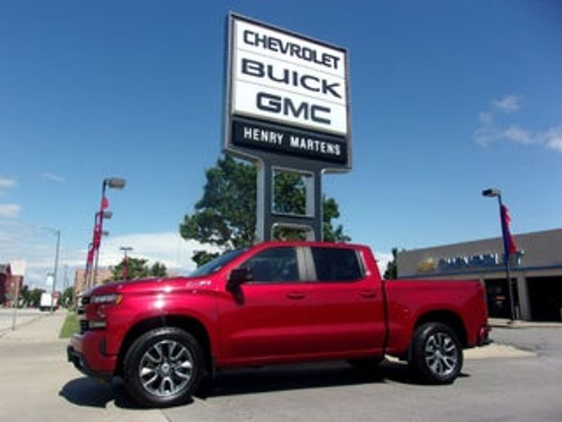 2021 Chevrolet Silverado — a typically priced live listing