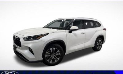 2021 Toyota Highlander XLE NAV