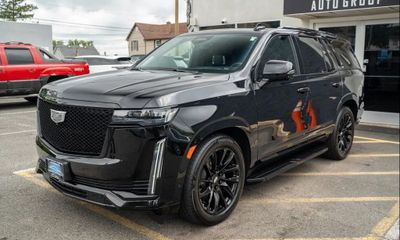 2023 Cadillac Escalade Sport Platinum