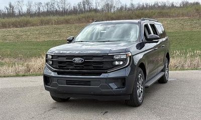 2026 Ford Expedition MAX Active