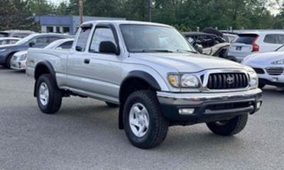 2000 Toyota Tacoma Deluxe