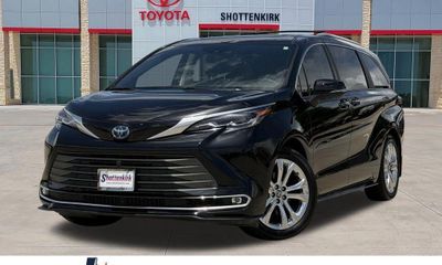 2024 Toyota Sienna Platinum