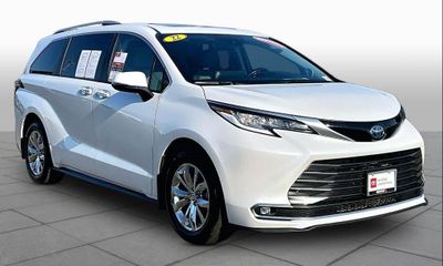 2022 Toyota Sienna Limited