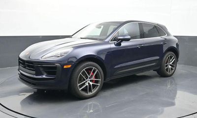 2023 Porsche Macan S