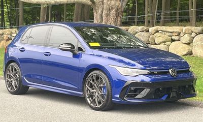 2025 Volkswagen Golf R 2 0 TSI