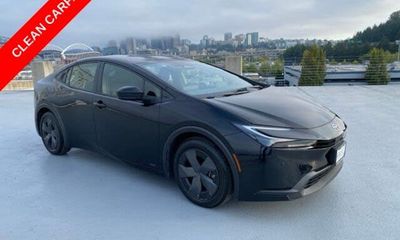 2024 Toyota Prius XLE