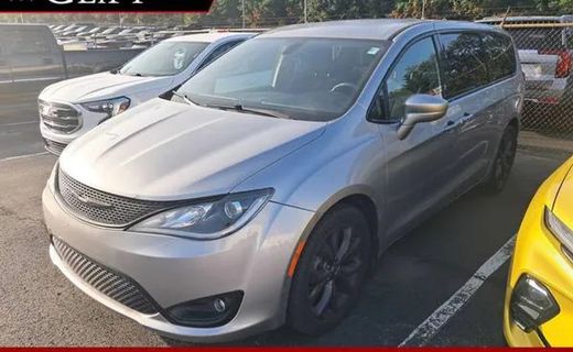 2018 Chrysler Pacifica Touring Plus