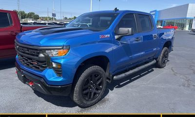 2024 Chevrolet Silverado Trail Boss Custom