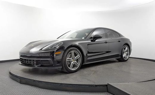 2018 Porsche Panamera 4