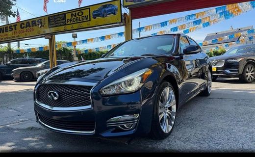 2017 Infiniti Q70
