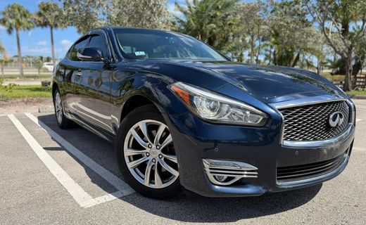 2015 Infiniti Q70