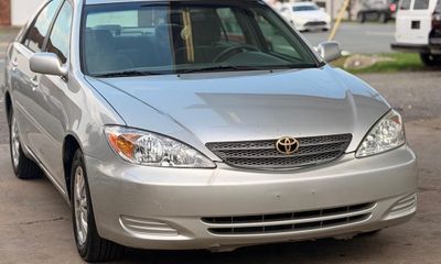 2004 Toyota Camry LE