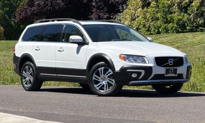 2015 Volvo XC70 Premier NON R