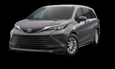 2023 Toyota Sienna LE