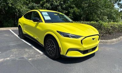 2025 Ford Mustang Mach-E Premium