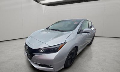 2024 Nissan Leaf SV