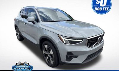 2024 Volvo XC40 Plus Bright