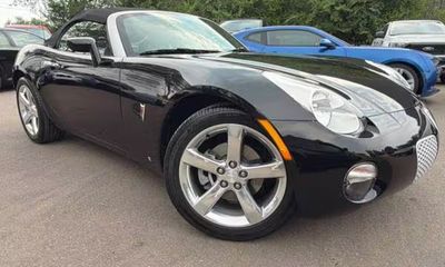 2006 Pontiac Solstice Convertible