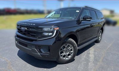 2026 Ford Expedition MAX Active