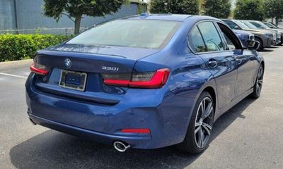2023 BMW 330i