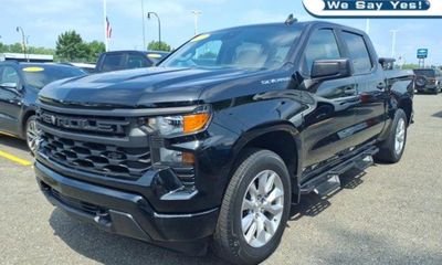2023 Chevrolet Silverado Custom