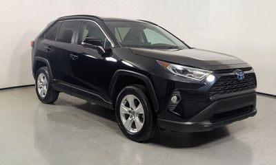 2020 Toyota RAV4 XLE HV