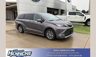 2021 Toyota Sienna XLE 7 Passenger