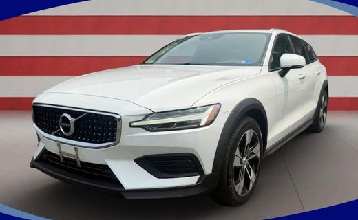 2020 Volvo V60CC Momentum