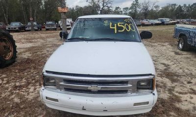 1997 Chevrolet S-10 Pickup LS