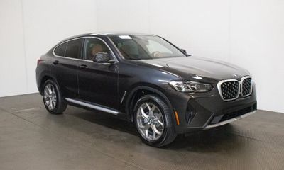 2025 BMW X4 xDrive 30i