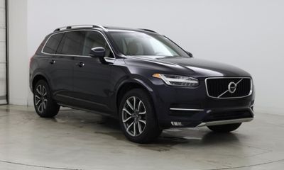 2017 Volvo XC90 Momentum