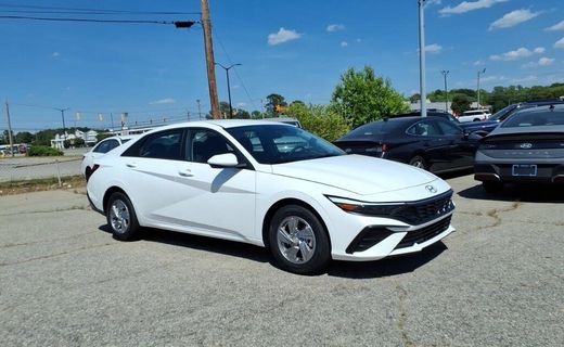 2026 Hyundai Elantra SE